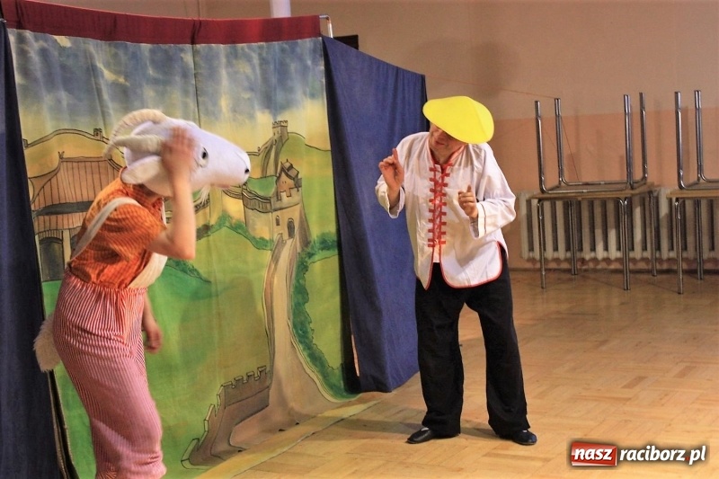 Zdjęcie w galerii na portalu naszraciborz.pl: Spektakl Koziołek Niematołek na początek ferii w gminie Krzanowice wiadomości z regionu