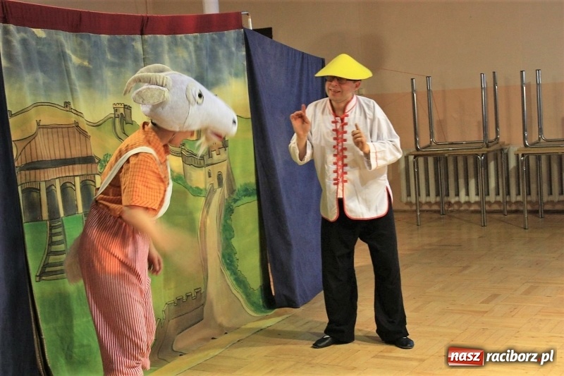 Zdjęcie w galerii na portalu naszraciborz.pl: Spektakl Koziołek Niematołek na początek ferii w gminie Krzanowice wiadomości z regionu