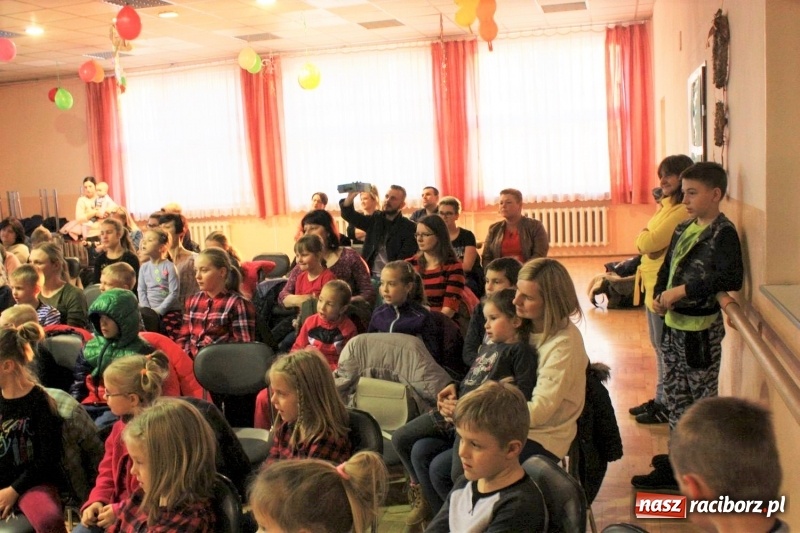 Zdjęcie w galerii na portalu naszraciborz.pl: Spektakl Koziołek Niematołek na początek ferii w gminie Krzanowice wiadomości z regionu