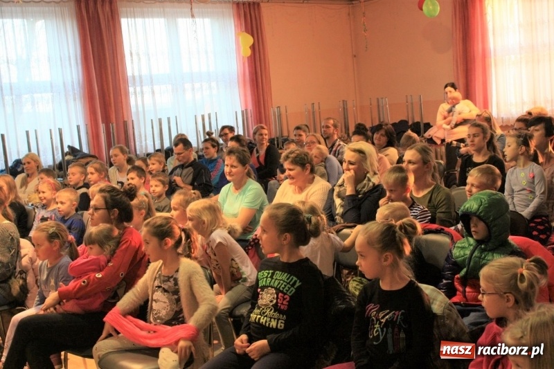 Zdjęcie w galerii na portalu naszraciborz.pl: Spektakl Koziołek Niematołek na początek ferii w gminie Krzanowice wiadomości z regionu