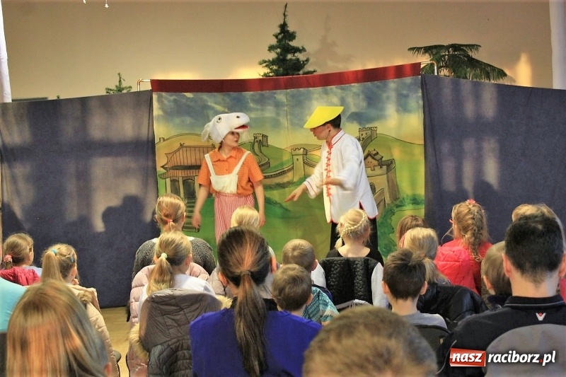 Zdjęcie w galerii na portalu naszraciborz.pl: Spektakl Koziołek Niematołek na początek ferii w gminie Krzanowice wiadomości z regionu