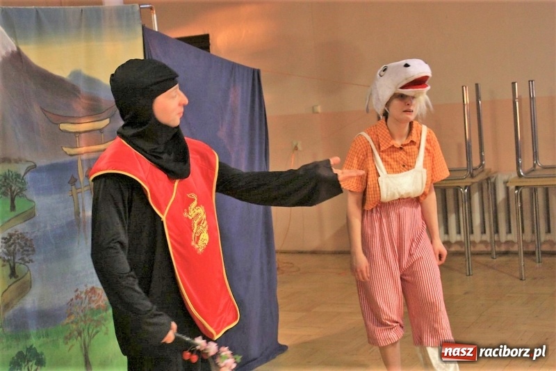 Zdjęcie w galerii na portalu naszraciborz.pl: Spektakl Koziołek Niematołek na początek ferii w gminie Krzanowice wiadomości z regionu