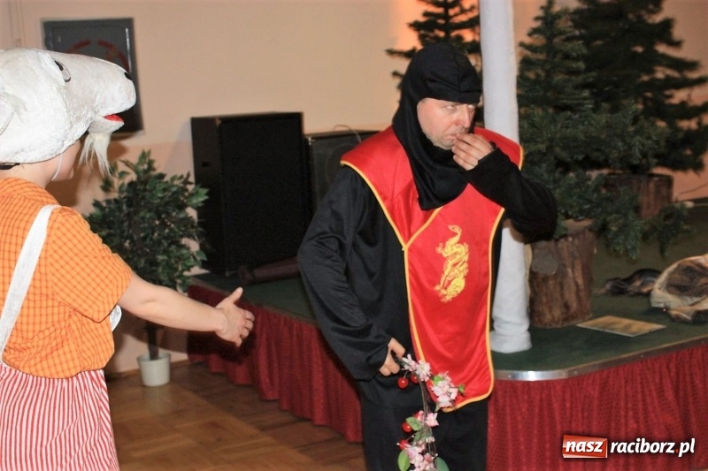 Zdjęcie w galerii na portalu naszraciborz.pl: Spektakl Koziołek Niematołek na początek ferii w gminie Krzanowice wiadomości z regionu