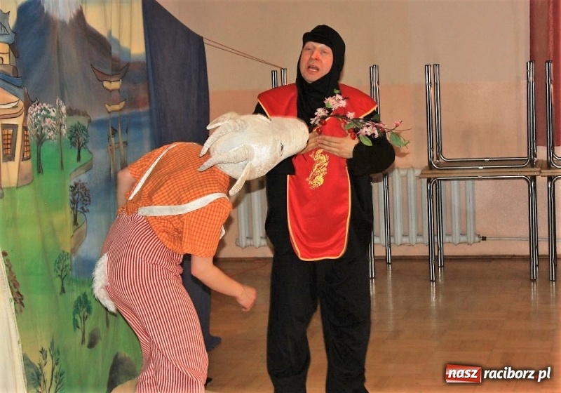 Zdjęcie w galerii na portalu naszraciborz.pl: Spektakl Koziołek Niematołek na początek ferii w gminie Krzanowice wiadomości z regionu