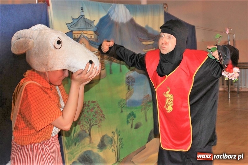 Zdjęcie w galerii na portalu naszraciborz.pl: Spektakl Koziołek Niematołek na początek ferii w gminie Krzanowice wiadomości z regionu