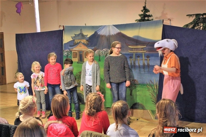 Zdjęcie w galerii na portalu naszraciborz.pl: Spektakl Koziołek Niematołek na początek ferii w gminie Krzanowice wiadomości z regionu
