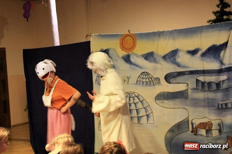 Zdjęcie w galerii na portalu naszraciborz.pl: Spektakl Koziołek Niematołek na początek ferii w gminie Krzanowice wiadomości z regionu
