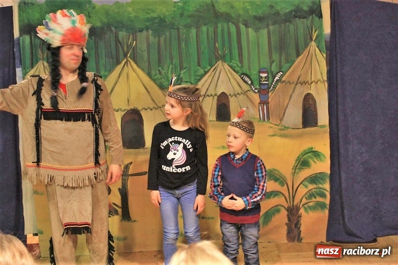 Zdjęcie w galerii na portalu naszraciborz.pl: Spektakl Koziołek Niematołek na początek ferii w gminie Krzanowice wiadomości z regionu