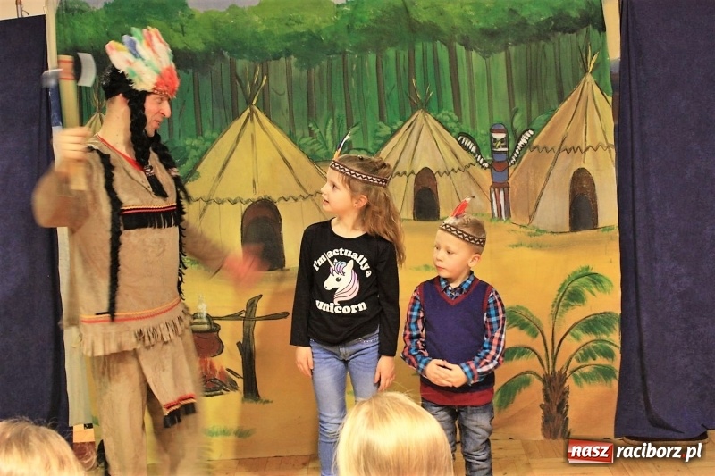 Zdjęcie w galerii na portalu naszraciborz.pl: Spektakl Koziołek Niematołek na początek ferii w gminie Krzanowice wiadomości z regionu