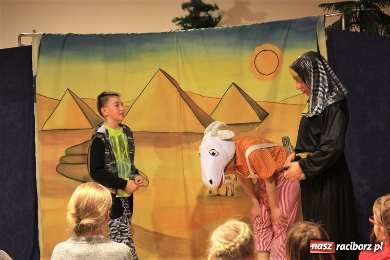 Zdjęcie w galerii na portalu naszraciborz.pl: Spektakl Koziołek Niematołek na początek ferii w gminie Krzanowice wiadomości z regionu