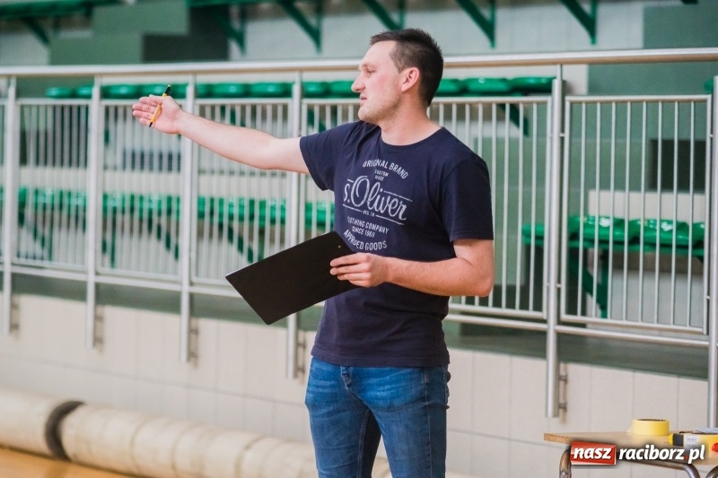 Zdjęcie w galerii na portalu naszraciborz.pl: Turniej siatkonogi w Arenie Rafako wiadomości z regionu