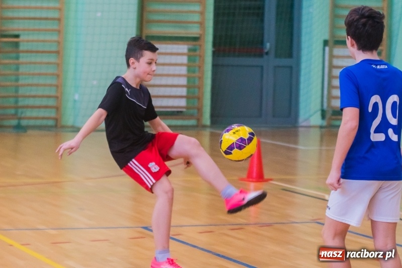 Zdjęcie w galerii na portalu naszraciborz.pl: Turniej siatkonogi w Arenie Rafako wiadomości z regionu