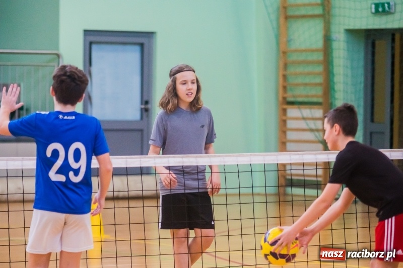 Zdjęcie w galerii na portalu naszraciborz.pl: Turniej siatkonogi w Arenie Rafako wiadomości z regionu