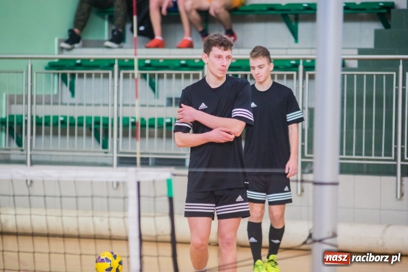 Zdjęcie w galerii na portalu naszraciborz.pl: Turniej siatkonogi w Arenie Rafako wiadomości z regionu