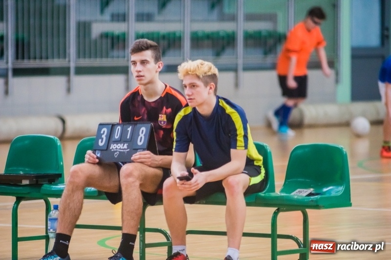 Zdjęcie w galerii na portalu naszraciborz.pl: Turniej siatkonogi w Arenie Rafako wiadomości z regionu