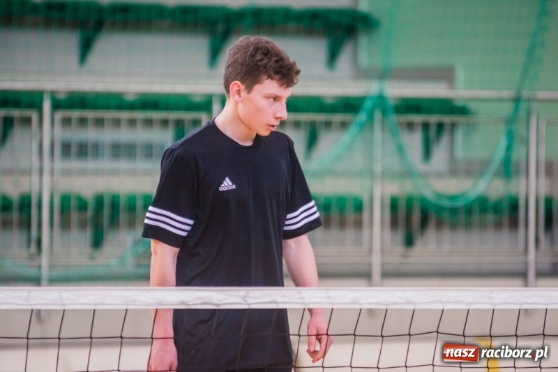 Zdjęcie w galerii na portalu naszraciborz.pl: Turniej siatkonogi w Arenie Rafako wiadomości z regionu