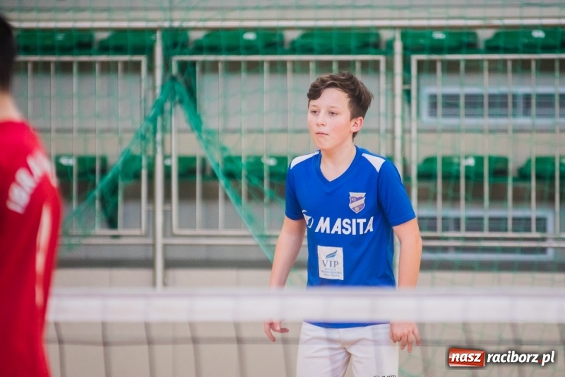 Zdjęcie w galerii na portalu naszraciborz.pl: Turniej siatkonogi w Arenie Rafako wiadomości z regionu