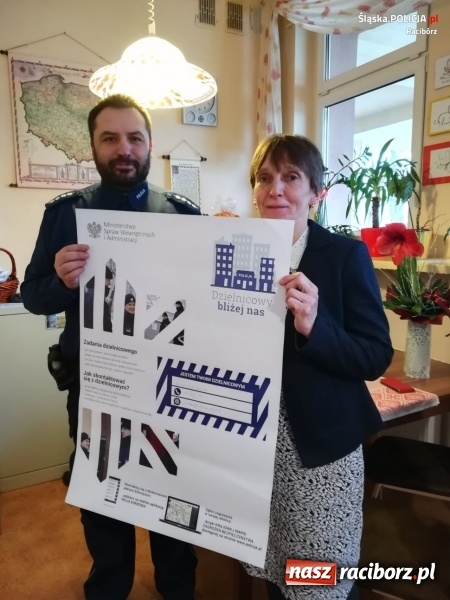 Zdjęcie w galerii na portalu naszraciborz.pl: Raciborscy dzielnicowi bliżej szkoły wiadomości z regionu
