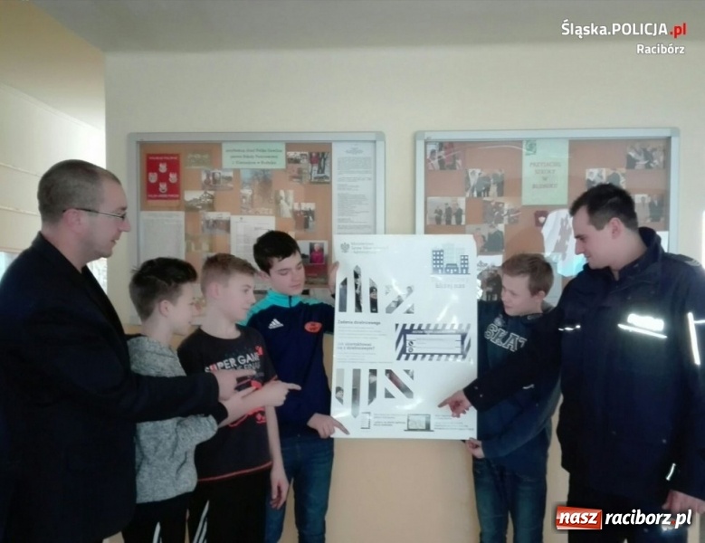 Zdjęcie w galerii na portalu naszraciborz.pl: Raciborscy dzielnicowi bliżej szkoły wiadomości z regionu