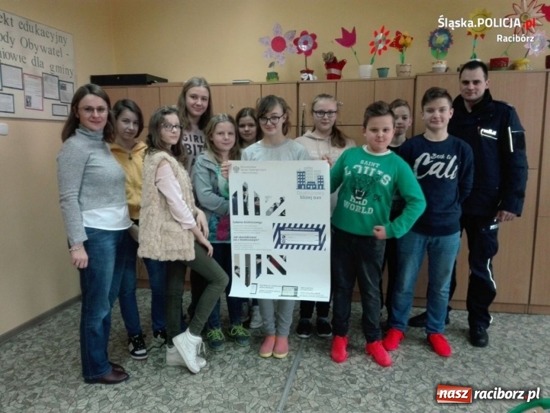 Zdjęcie w galerii na portalu naszraciborz.pl: Raciborscy dzielnicowi bliżej szkoły wiadomości z regionu