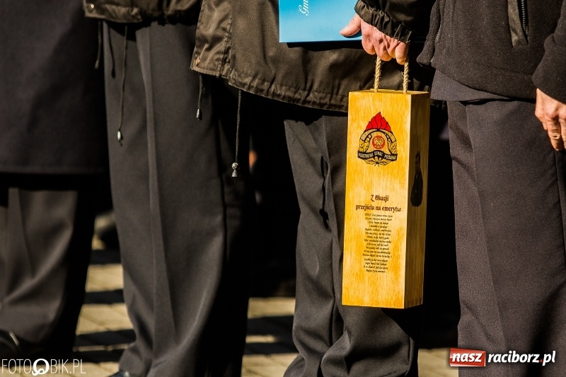 Zdjęcie w galerii na portalu naszraciborz.pl: Komendant Jan Pawnik pożegnał się ze służbą  wiadomości z regionu