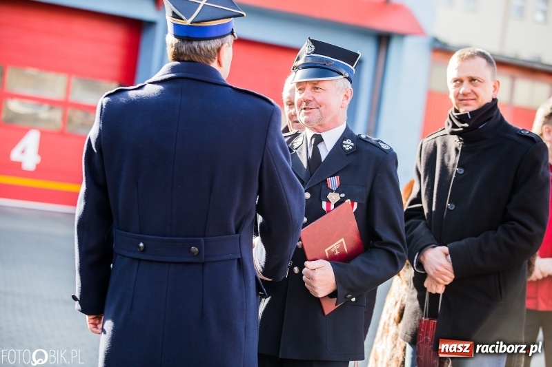 Zdjęcie w galerii na portalu naszraciborz.pl: Komendant Jan Pawnik pożegnał się ze służbą  wiadomości z regionu