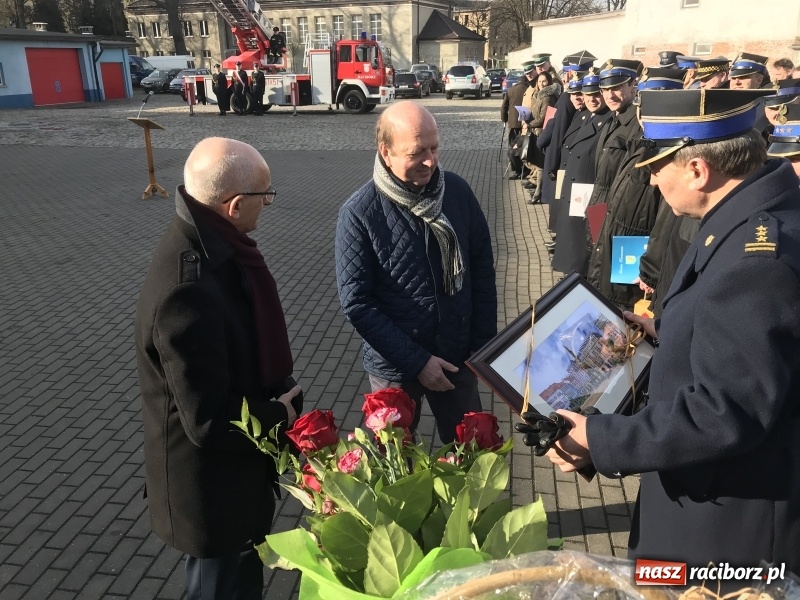 Zdjęcie w galerii na portalu naszraciborz.pl: Komendant Jan Pawnik pożegnał się ze służbą  wiadomości z regionu