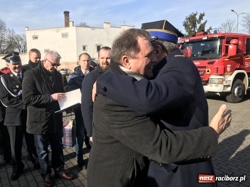 Zdjęcie w galerii na portalu naszraciborz.pl: Komendant Jan Pawnik pożegnał się ze służbą  wiadomości z regionu