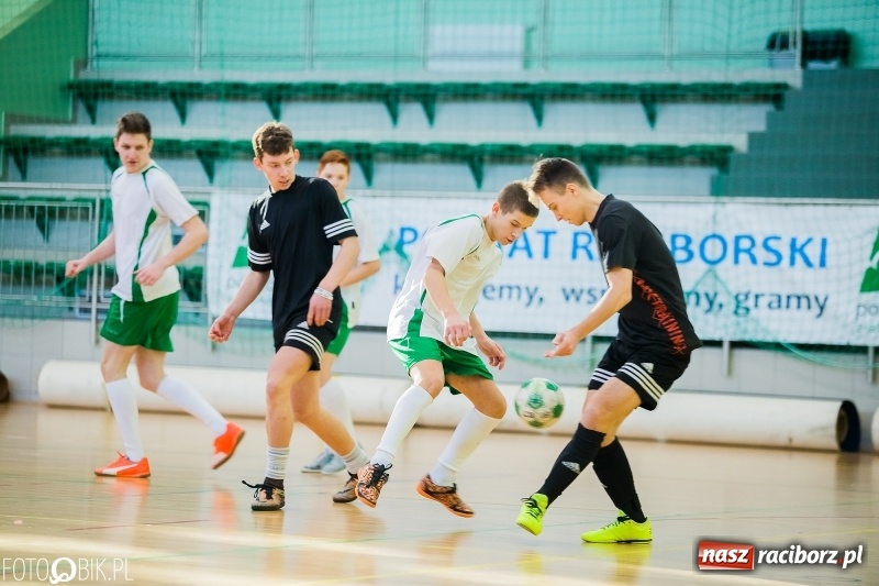 Zdjęcie w galerii na portalu naszraciborz.pl: Piłkarskie zmagania w Arenie Rafako, czyli Zima w Mieście 2018 wiadomości z regionu