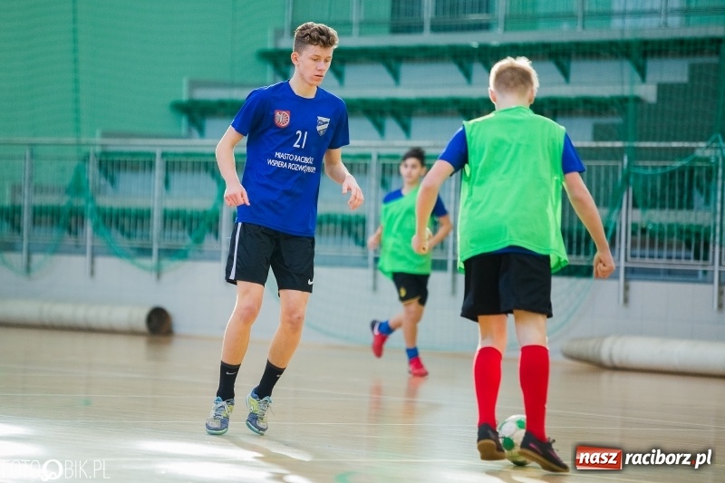 Zdjęcie w galerii na portalu naszraciborz.pl: Piłkarskie zmagania w Arenie Rafako, czyli Zima w Mieście 2018 wiadomości z regionu