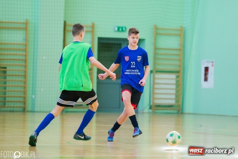 Zdjęcie w galerii na portalu naszraciborz.pl: Piłkarskie zmagania w Arenie Rafako, czyli Zima w Mieście 2018 wiadomości z regionu