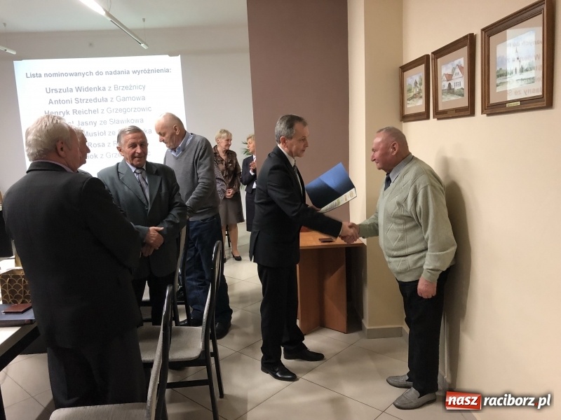 Zdjęcie w galerii na portalu naszraciborz.pl: W Rudniku wręczono honorowe odznaczenia zasłużonym dla gminy  wiadomości z regionu