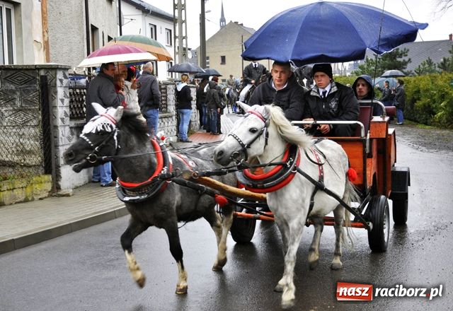 Zdjęcie w galerii na portalu naszraciborz.pl: Skąd się wzięły wielkanocne procesje konne wiadomości z regionu