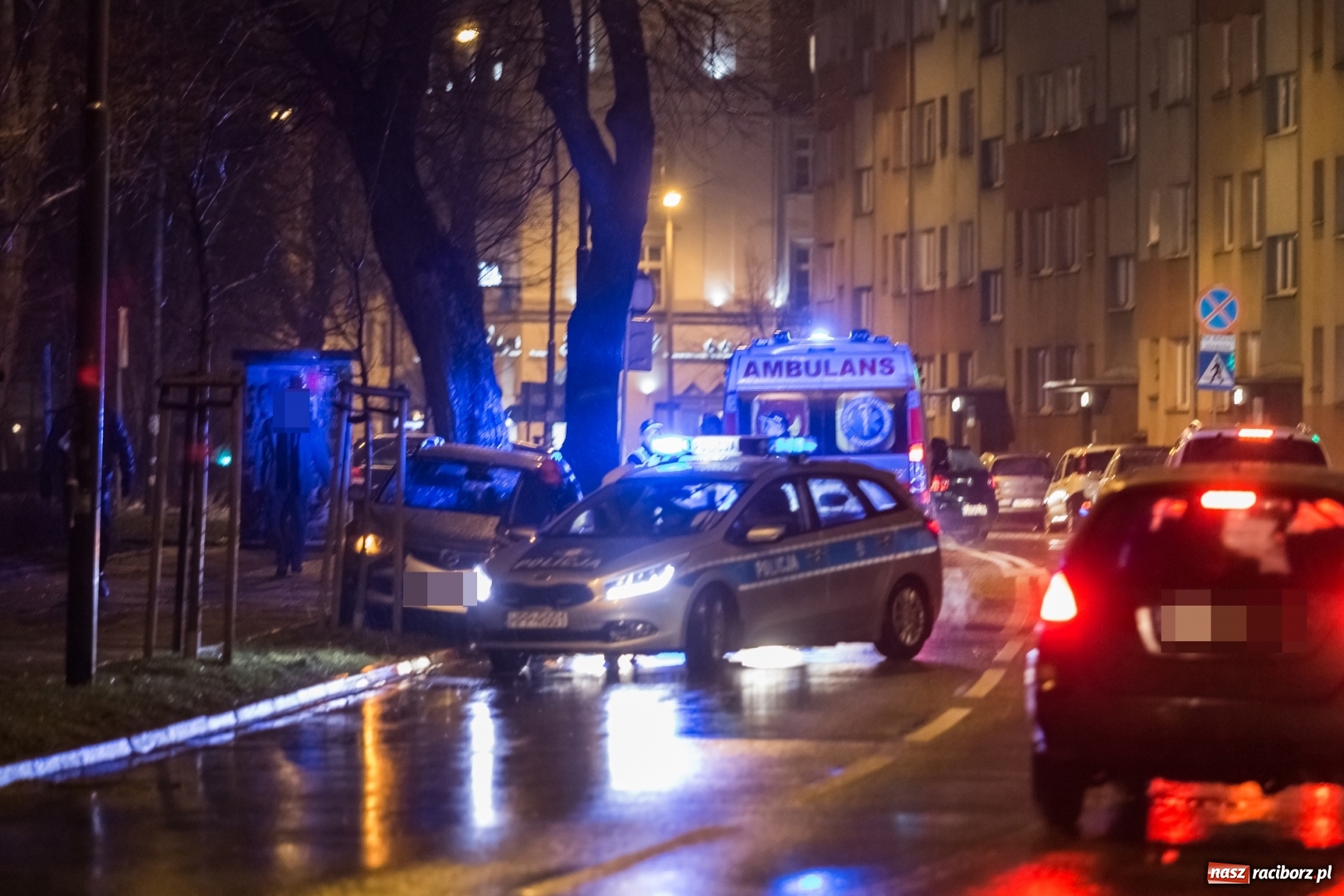 Zdjęcie w galerii na portalu naszraciborz.pl: Kolizja na Wojska Polskiego w Raciborza. Kierujący mazdą potrącił na przejściu dla pieszych 9-letnią dziewczynkę! wiadomości z regionu