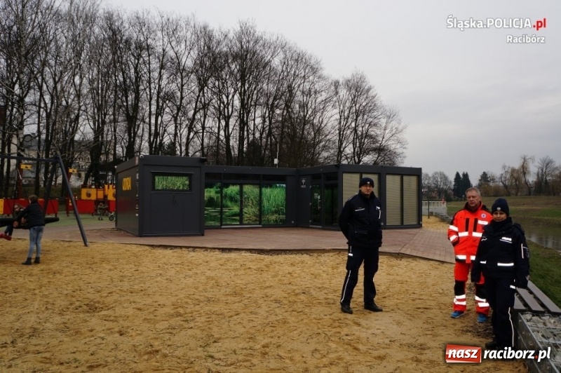 Zdjęcie w galerii na portalu naszraciborz.pl: Dzielnicowi wspólnie z ratownikami WOPR kontrolowali zbiorniki wodne wiadomości z regionu