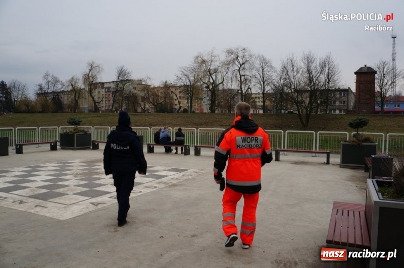 Zdjęcie w galerii na portalu naszraciborz.pl: Dzielnicowi wspólnie z ratownikami WOPR kontrolowali zbiorniki wodne wiadomości z regionu