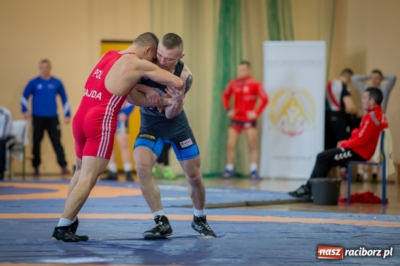 Zdjęcie w galerii na portalu naszraciborz.pl: Puchar Polski seniorów w zapasach w stylu klasycznym i zapasach kobiet w Rudniku wiadomości z regionu