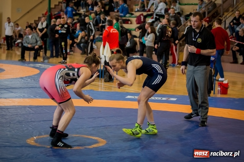 Zdjęcie w galerii na portalu naszraciborz.pl: Puchar Polski seniorów w zapasach w stylu klasycznym i zapasach kobiet w Rudniku wiadomości z regionu