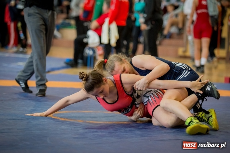 Zdjęcie w galerii na portalu naszraciborz.pl: Puchar Polski seniorów w zapasach w stylu klasycznym i zapasach kobiet w Rudniku wiadomości z regionu