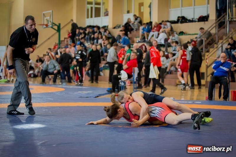 Zdjęcie w galerii na portalu naszraciborz.pl: Puchar Polski seniorów w zapasach w stylu klasycznym i zapasach kobiet w Rudniku wiadomości z regionu