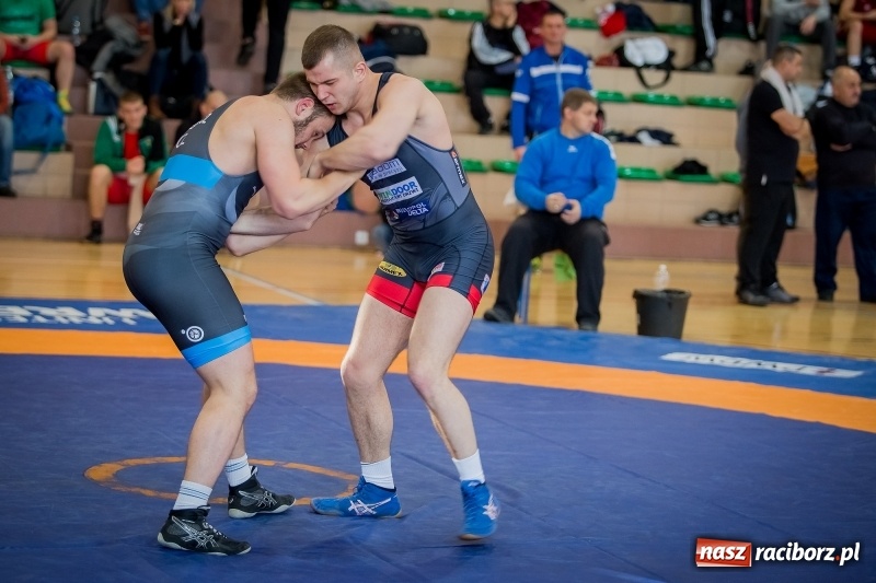 Zdjęcie w galerii na portalu naszraciborz.pl: Puchar Polski seniorów w zapasach w stylu klasycznym i zapasach kobiet w Rudniku wiadomości z regionu