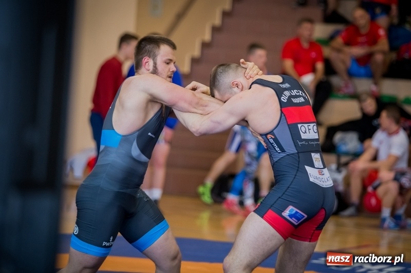 Zdjęcie w galerii na portalu naszraciborz.pl: Puchar Polski seniorów w zapasach w stylu klasycznym i zapasach kobiet w Rudniku wiadomości z regionu