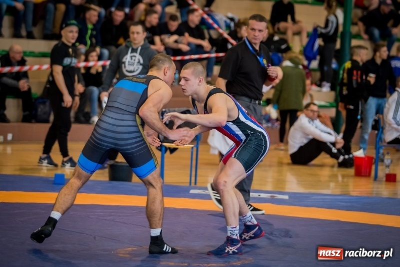 Zdjęcie w galerii na portalu naszraciborz.pl: Puchar Polski seniorów w zapasach w stylu klasycznym i zapasach kobiet w Rudniku wiadomości z regionu