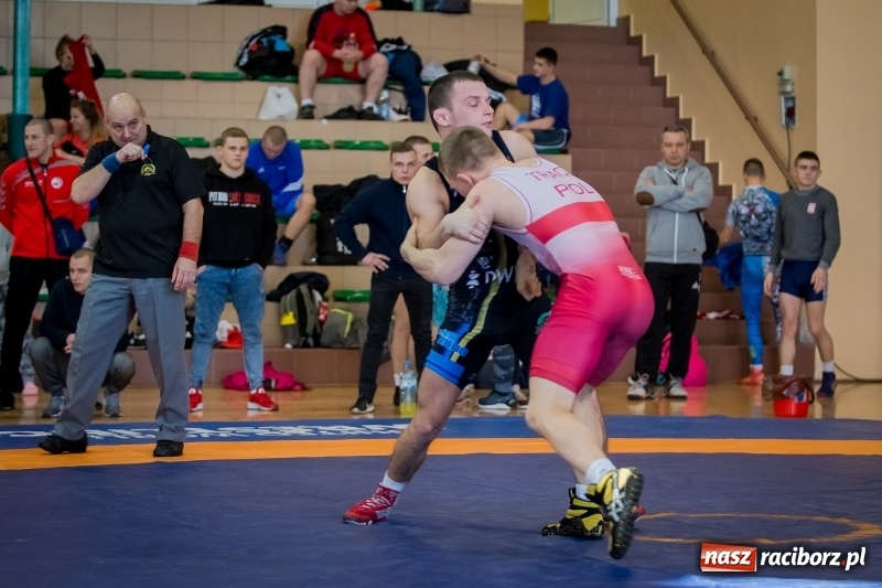 Zdjęcie w galerii na portalu naszraciborz.pl: Puchar Polski seniorów w zapasach w stylu klasycznym i zapasach kobiet w Rudniku wiadomości z regionu