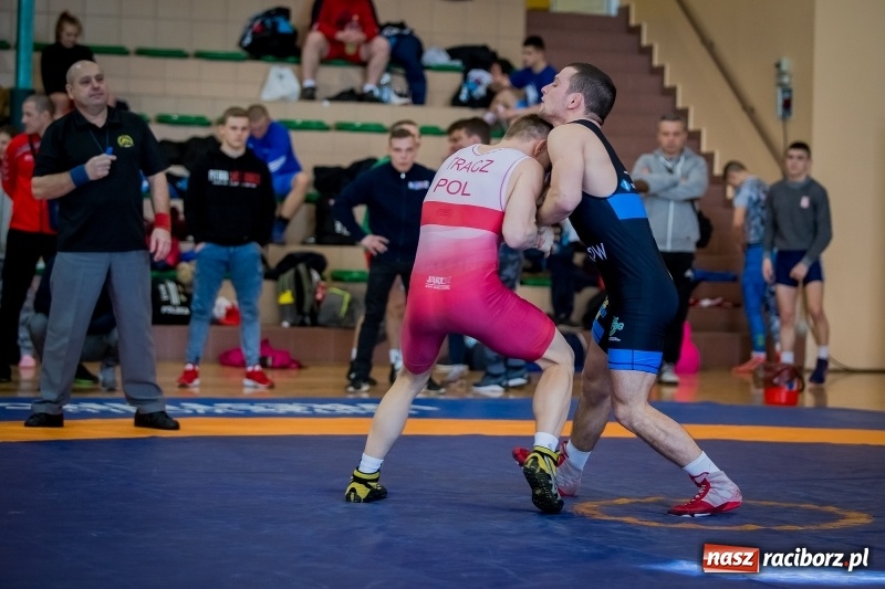 Zdjęcie w galerii na portalu naszraciborz.pl: Puchar Polski seniorów w zapasach w stylu klasycznym i zapasach kobiet w Rudniku wiadomości z regionu