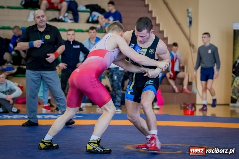 Zdjęcie w galerii na portalu naszraciborz.pl: Puchar Polski seniorów w zapasach w stylu klasycznym i zapasach kobiet w Rudniku wiadomości z regionu