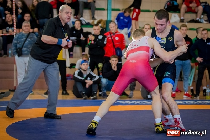 Zdjęcie w galerii na portalu naszraciborz.pl: Puchar Polski seniorów w zapasach w stylu klasycznym i zapasach kobiet w Rudniku wiadomości z regionu