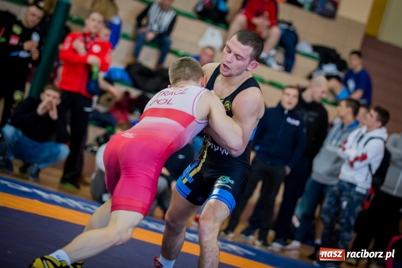 Zdjęcie w galerii na portalu naszraciborz.pl: Puchar Polski seniorów w zapasach w stylu klasycznym i zapasach kobiet w Rudniku wiadomości z regionu