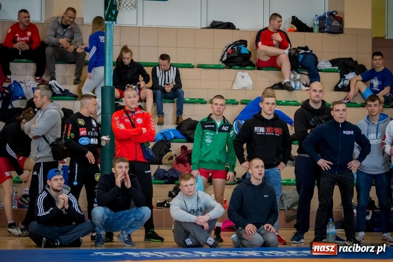 Zdjęcie w galerii na portalu naszraciborz.pl: Puchar Polski seniorów w zapasach w stylu klasycznym i zapasach kobiet w Rudniku wiadomości z regionu