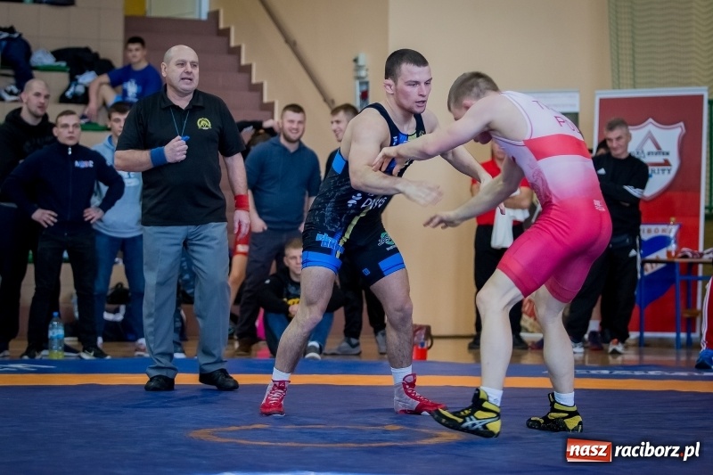 Zdjęcie w galerii na portalu naszraciborz.pl: Puchar Polski seniorów w zapasach w stylu klasycznym i zapasach kobiet w Rudniku wiadomości z regionu